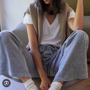 Monrow Knit Corduroy Pull On High Rise Wide Leg Pant Gray Women’s size XS